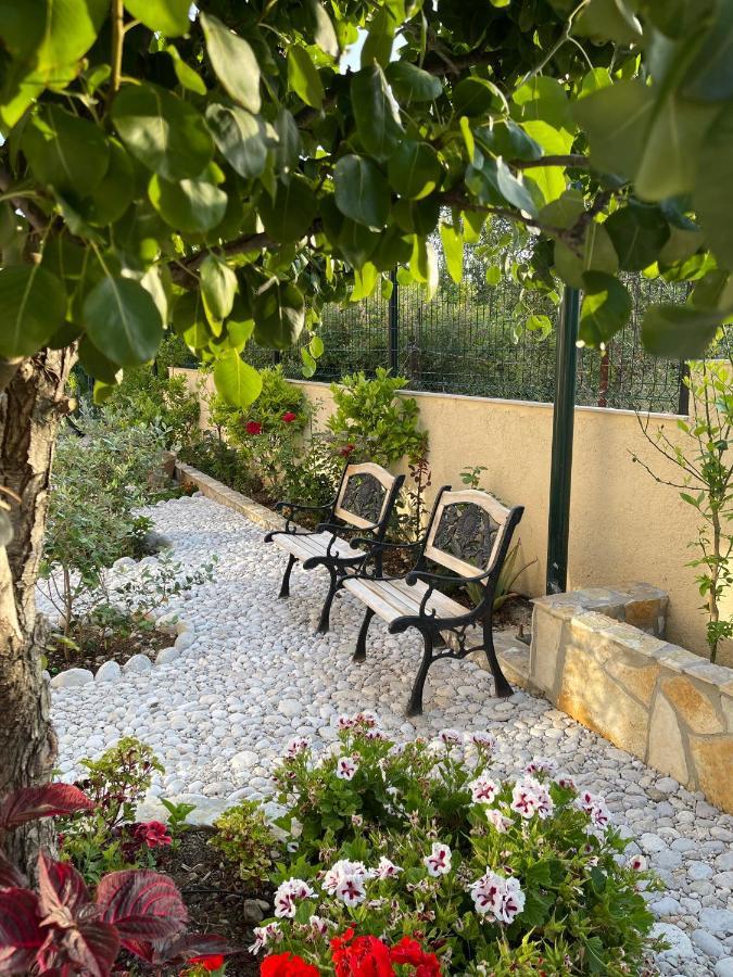 Vila Natali Himarë Exterior foto