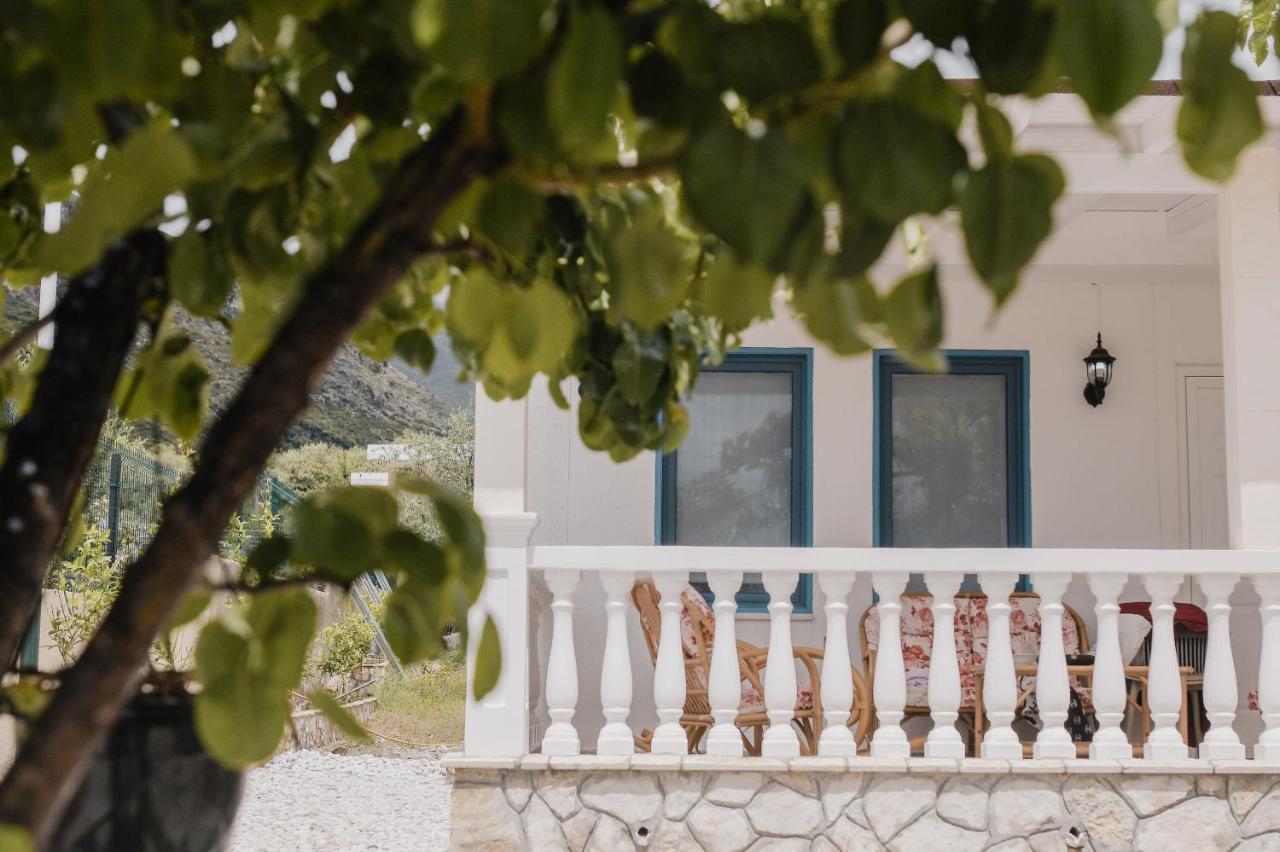 Vila Natali Himarë Exterior foto